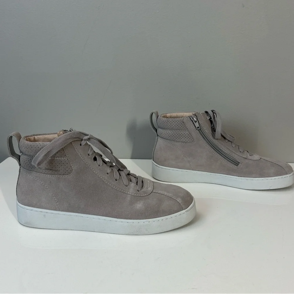 Vionic Jenning Light Gray Suede High‎ Top Athletic Shoe Sneaker Women's Size 8